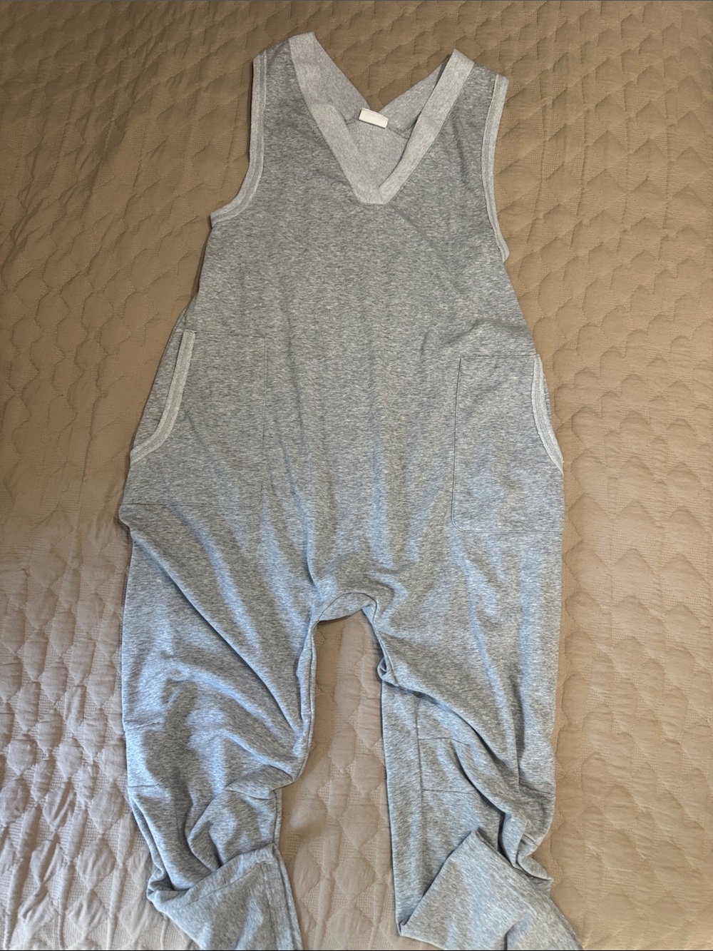 Newin Light Grey Sleeveless Lounge Romper Baggy and Barrel with Side Pockets - Picture 2 of 7